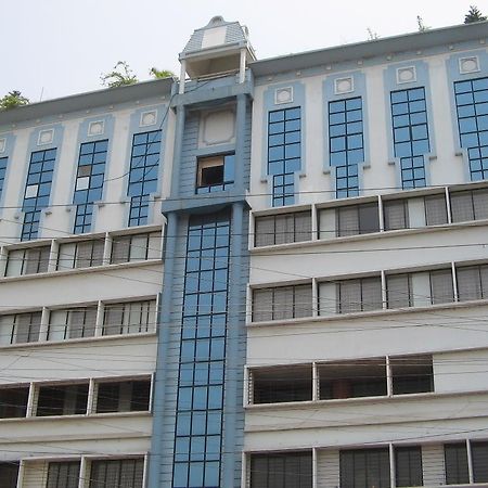 Vishwaratna Hotel Guwahati Exterior photo